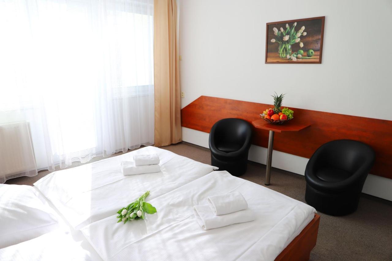 Hotel Rezident Turčianske Teplice Esterno foto