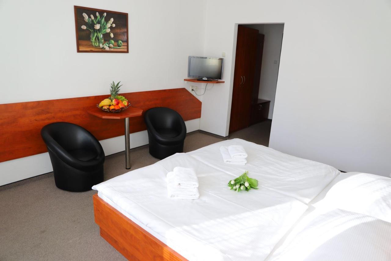 Hotel Rezident Turčianske Teplice Esterno foto